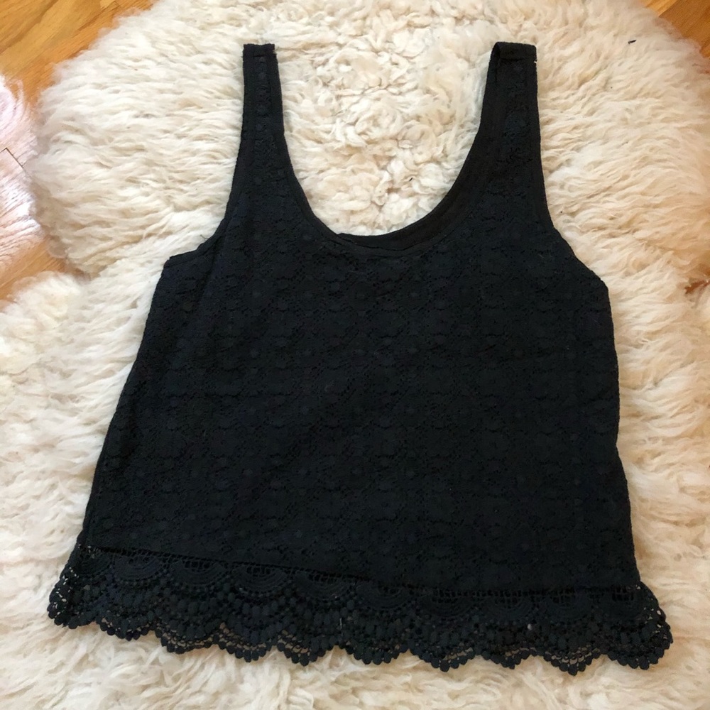 AMERICAN EAGLE NAVY LACED CROP TOP